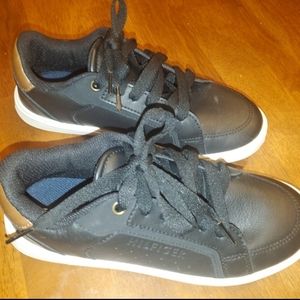 Tommy Hilfiger Sneakers Shoes Boys Size 4 Kids EUC